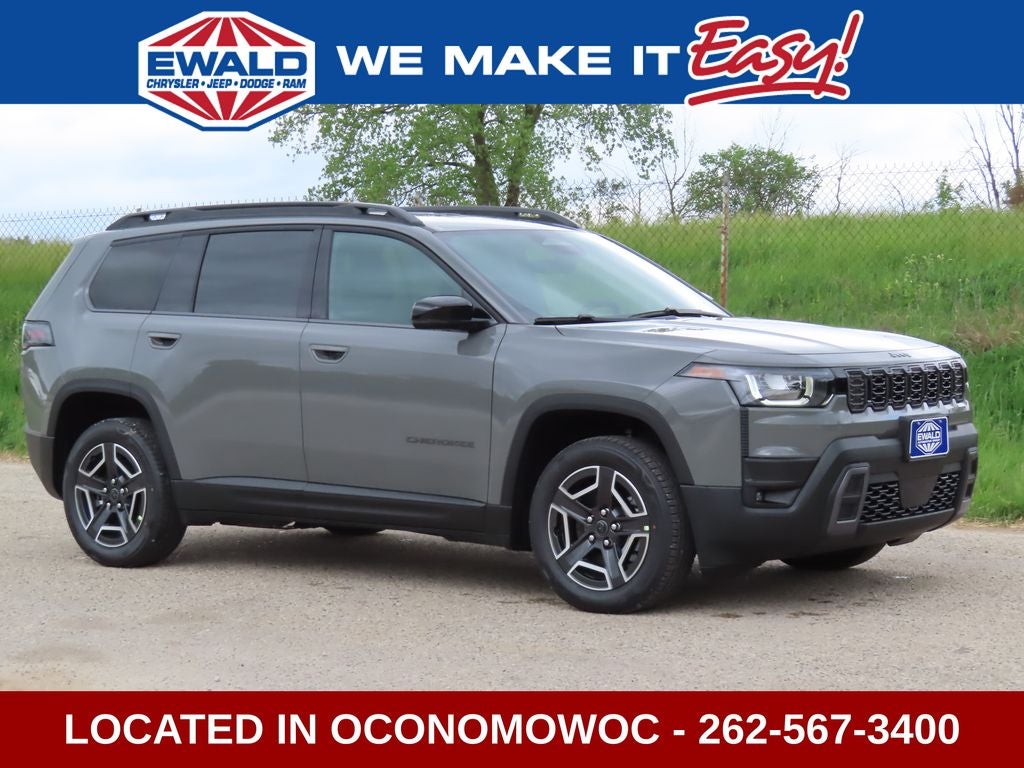 2026 Jeep Cherokee CHEROKEE LIMITED 4X4 in Sting-Gray Clear-Coat Exterior Paint — front three-quarter view