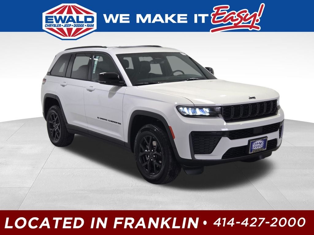 2026 Jeep Grand Cherokee Altitude in Bright White Clear-Coat Exterior Paint — front three-quarter view