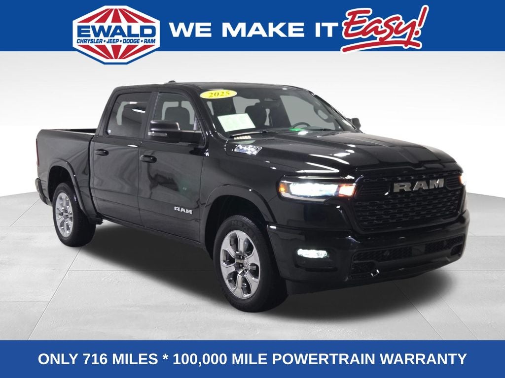 2025 RAM 1500 Big Horn/Lone Star in Diamond Black Crystal Pearlcoat — front three-quarter view