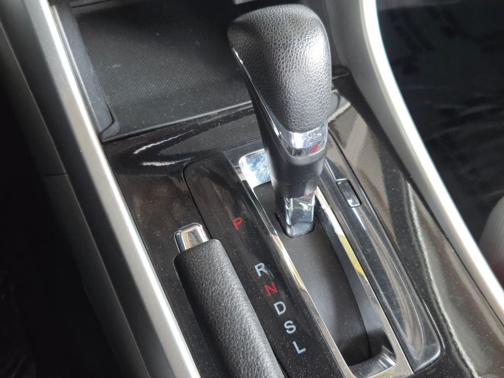 2016 Honda Accord — detail view
