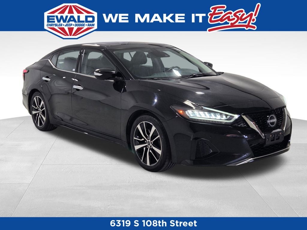 2023 Nissan Maxima 3.5 SL in Black — front three-quarter view