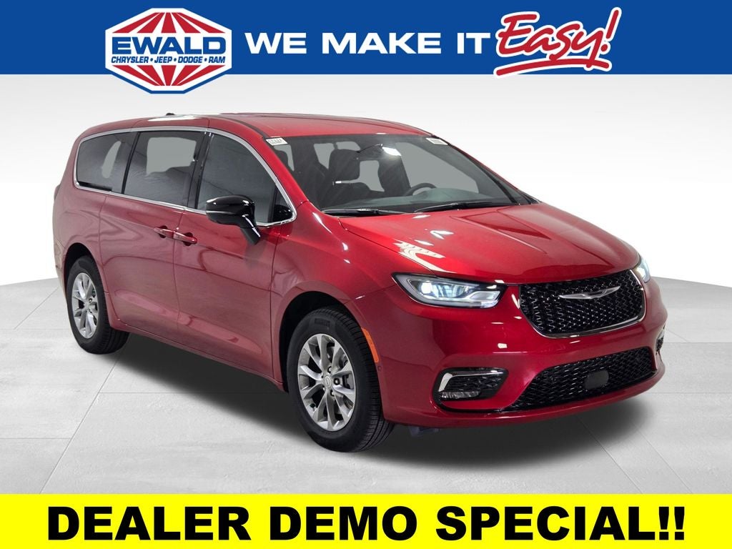 2026 Chrysler Pacifica Select AWD in Red Hot Pearl-Coat Exterior Paint — front three-quarter view
